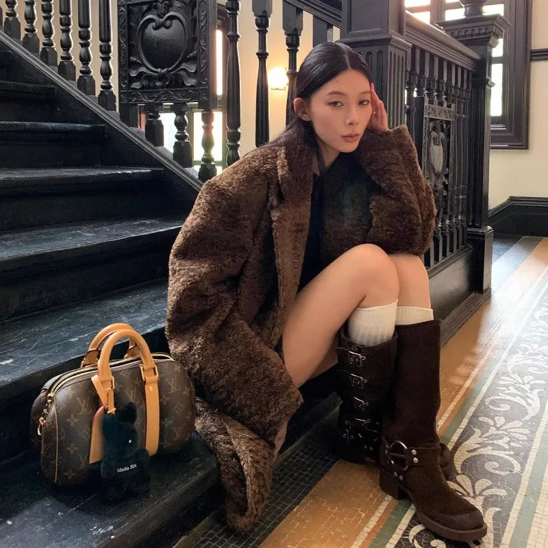 2025 Autumn Winter Fashion Niche Plush Quilted High-end Jacket Women Retro Street Loose Casual Short Thickened Warm Jacket