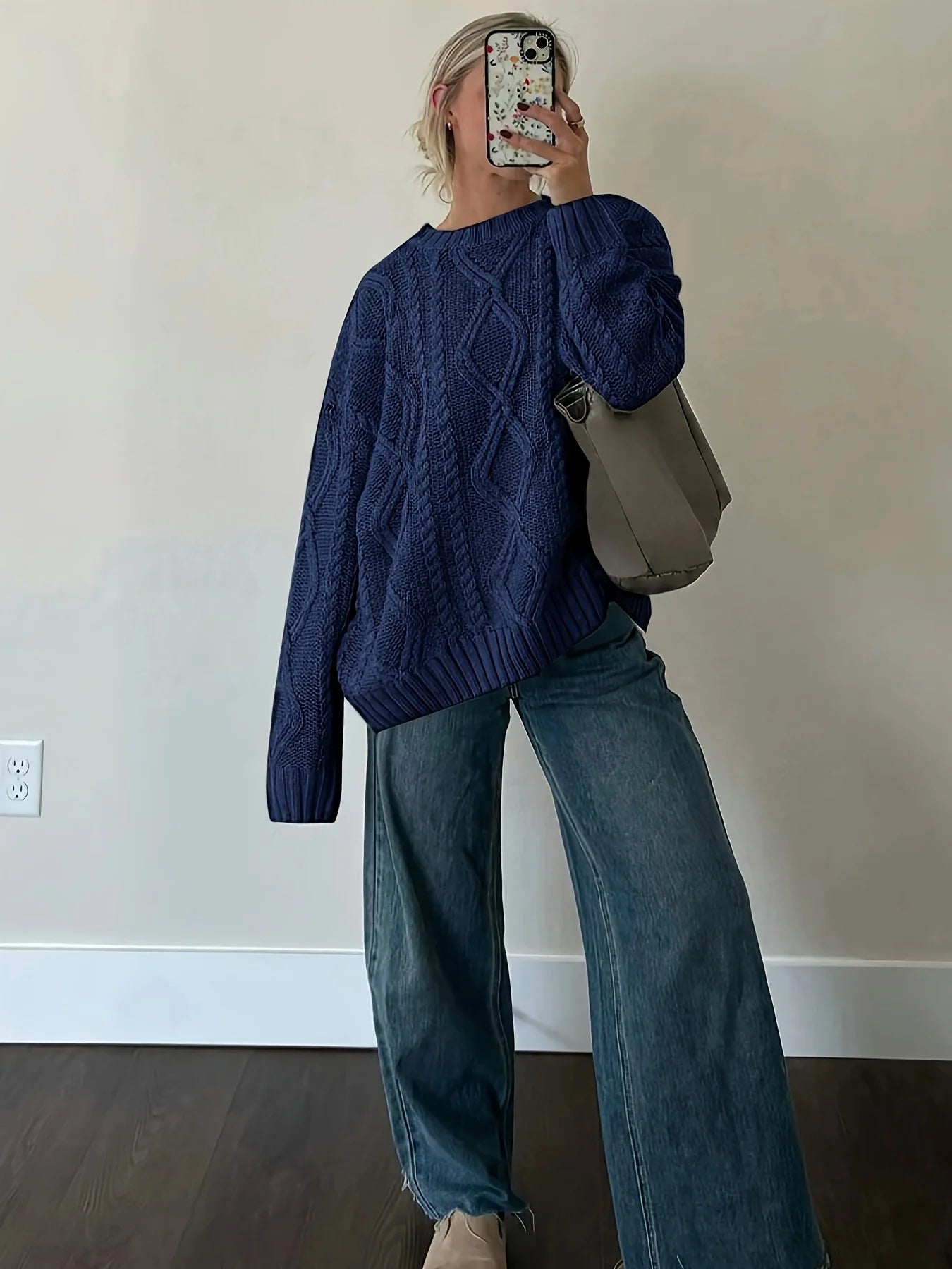 Women's Round Neck Twisted Flower Long-Sleeved Knitted Sweater Pullover (Excluding Inner Layer)